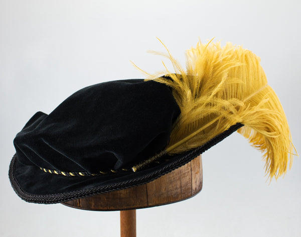 Pleated Flat Cap - Black / Gold Trim