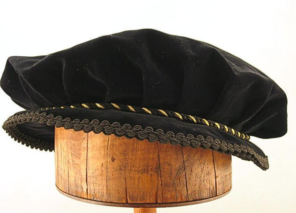 Elizabethan flat clearance cap