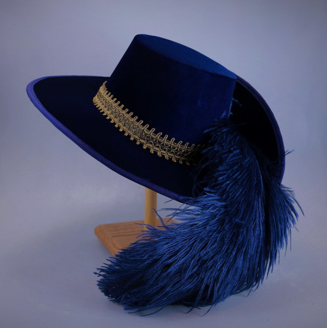 Smooth Velvet Cavalier - Blue / Gold / Blue Feathers XL